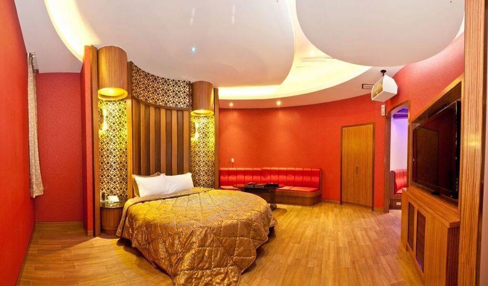 Wei Feng Hotel - Cao Hùng Ngoại thất bức ảnh